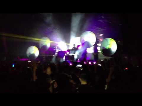 Bingo Players at Nos Center (move your feet)