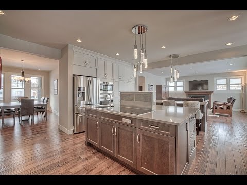 Calgary Luxury Family Home - 2448 Sovereign Cres SW