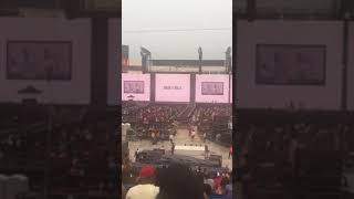 Chloe and Halle performing Fake