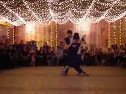  Pablo Rodriguez  is  dancing  to  the  tango  "  Viviani  "