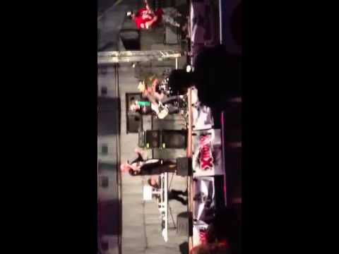 White Stripes/Hip Rock Mash up