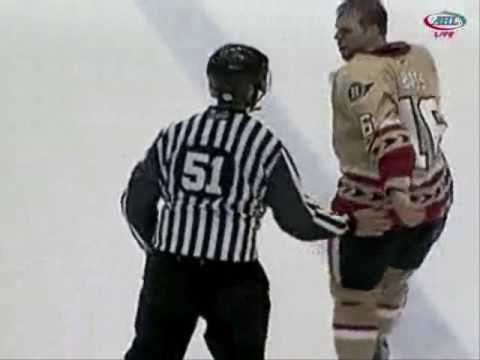 Kevin Harvey vs Cody Bass