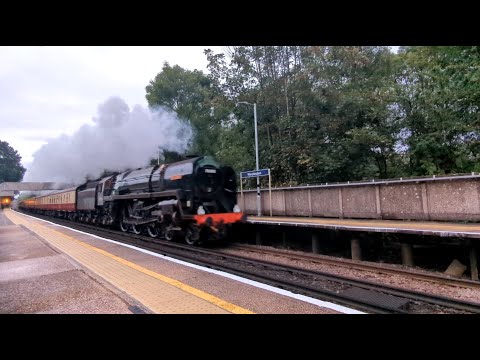 70000 Britannia |  BR Standard Class 7 | Worplesdon Station |  Sunset Steam Express | 8th Aug 2023