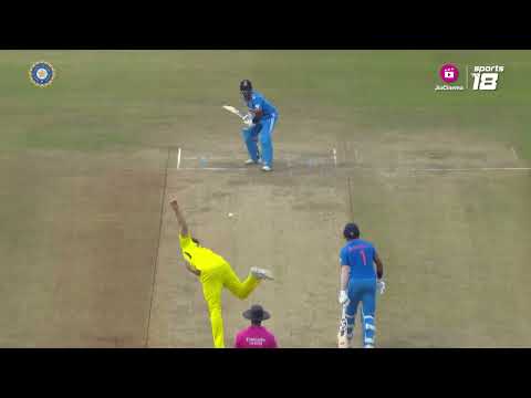 SKY nearly pulls off a Yuvraj Singh | India vs Australia | JioCinema & Sports18