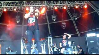 Walking On The Devil's Trail - More Than A Thousand Rock In Rio 2010.mp4