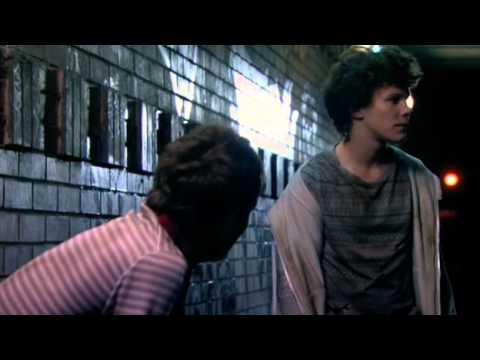 // Skins // Saison 3 Episode 7