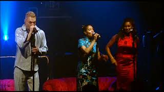 Download lagu Erasure - Blue Savannah (The EIS Christmas Concert 2002) [HD] mp3