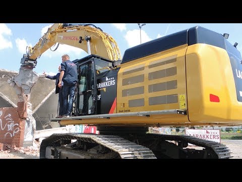 Bagger CAT 352 Abriss beginnt Oberbürgermeister Thomas Geisel Düsseldorf an den Sticks