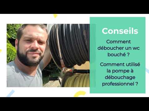 Part of a video titled Comment déboucher un WC avec une pompe professionnelle ? - YouTube