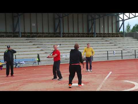 Tankit pelasi pesäpalloa Ukonniemessä