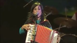 Julieta Venegas - Me Voy (En Vivo)(MTV Day 2006)