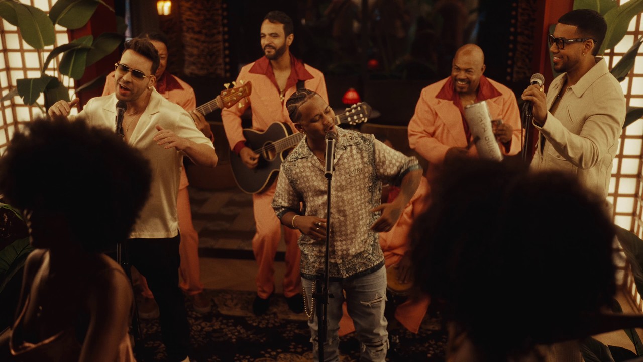 Romeo Santos, Prince Royce, Dalvin La Melodia - Menor (Official Video)