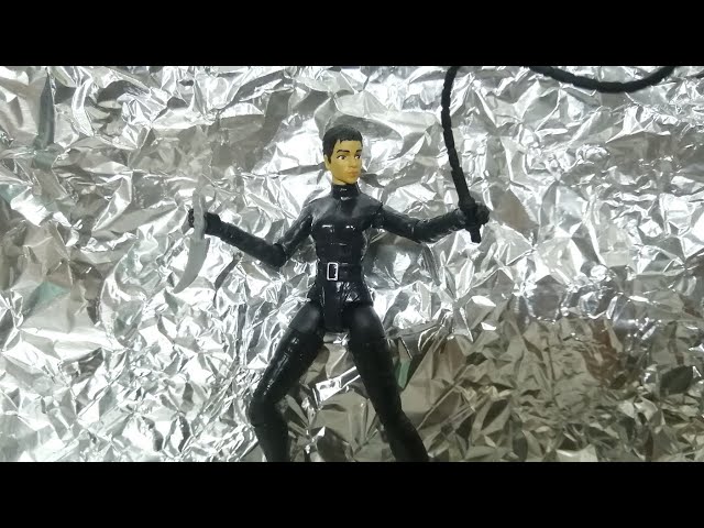 Vídeo relacionado con DC The Batman - Figura Catwoman 30 CM Comics - Muñeco Catwoman Selina Kyle Articulado de 30 cm - Estilo y Detalles Oficiales de la Película - 6061624 - Juguetes Niños 3 Años +