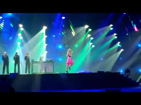 ESCKAZ live in Dusseldorf: Daria (Croatia) - Celebrate (2nd rehearsal)