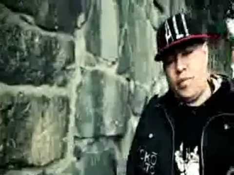 Zaturno Mariajuana Feat Hnos Bernal (Video Official).mov.3gp