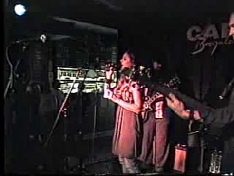 This Aint That Kind Of Love Song - Shari Puorto - LIVE @ The Cafe Boogaloo - musicUcansee.com