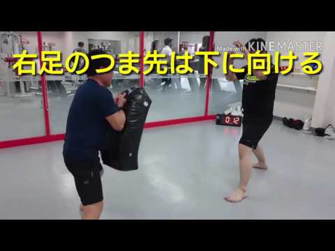 右足での膝蹴り  つくば下妻キックボクシング  下妻市 つくば市 常総市 筑西市 桜川市 ボクシング キックボクシング ダイエット 筋トレ 運動 健康 習い事 趣味