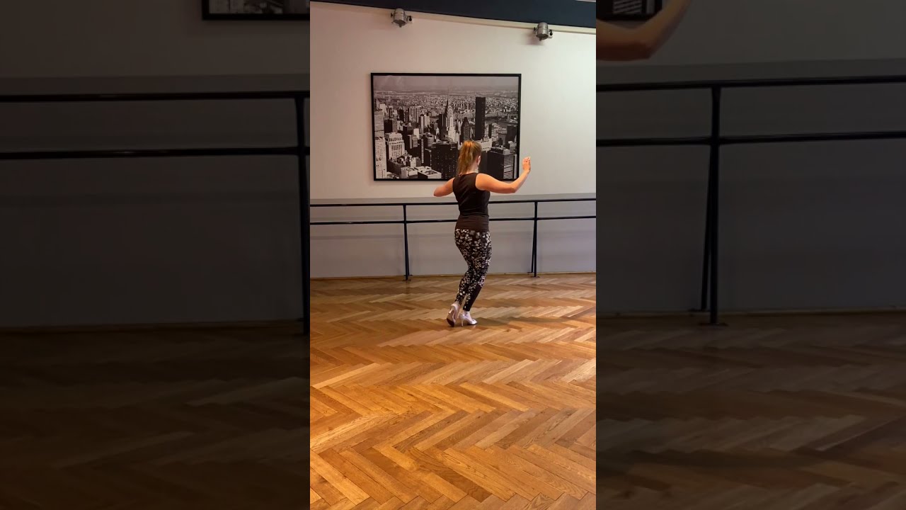 Tango Argentino 👉 Step of the day # 34 (Barrida Carlos Gavito / "Ensueños" - Sexteto Mayor)