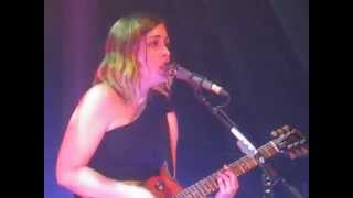 Sleater-Kinney - Rollercoaster + Turn It On (Live @ Roundhouse, London, 23/03/15)