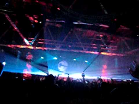 Gareth Emery is playing Ferry Corsten vs Armin Van Buuren - Brute