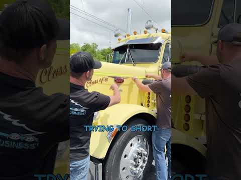 What's the real difference between Peterbilt hoods #bigrig #589 #389 #379 #359 #peterbilt #trucking