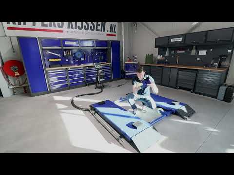 Product video thumbnail