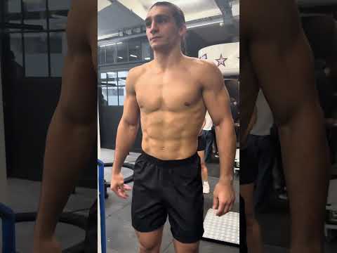 Tiboinshape essai de sauver ses amis BODYBUILDERS …