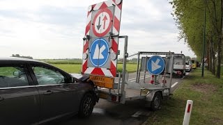 [FOTO'S & VIDEO] Auto botst op rijdende afzetting N212 Wilnis