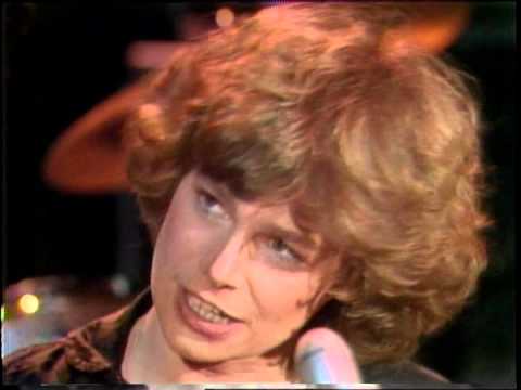 Dick Clark Interviews Cindy Bullens - American Bandstand 1980