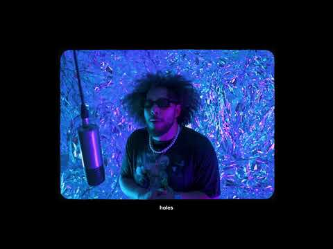 Devontée - STAYING SAFE & DANGEROUS (OFFICIAL PERFORMANCE VIDEO)