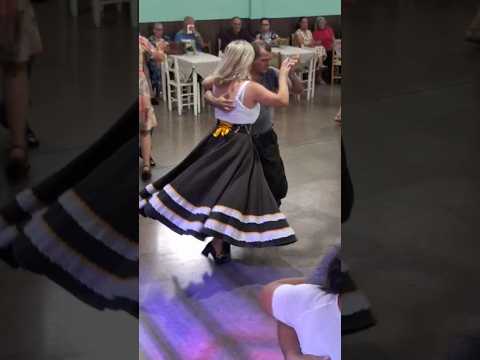 nos idosos de Coronel Vivida no Paraná.Brasil #shotrs #baile #dancarinos