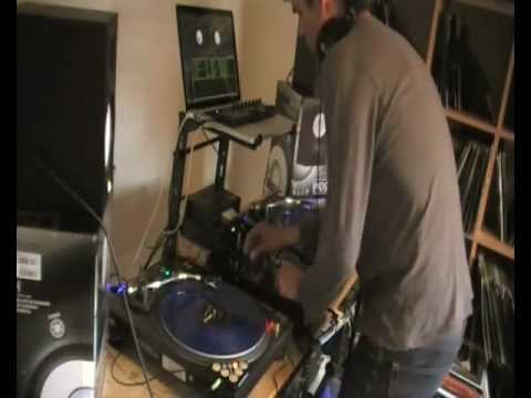 Mr. VaNuX mix glitch hop electronica hiphop