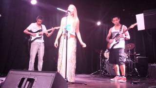 Genesis performing #1 Zero by Audioslave