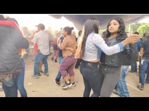 LOS CUATES DE GUATEMALA BAILON EN MATAQUESCUINTLA JALAPA 