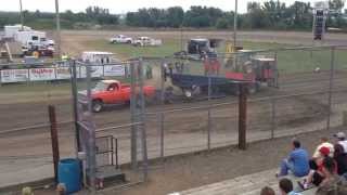 preview picture of video 'Marshalltown, Iowa tractor and truck pull'