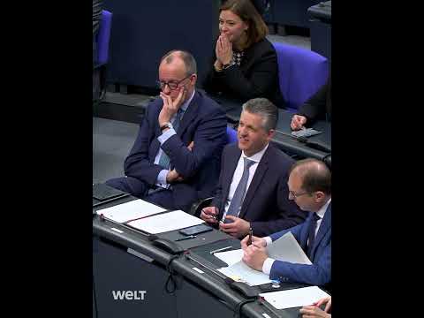 Video Thumbnail: GENERALDEBATTE: Kanzler Scholz verspottet Merz im Bundestag - CDU-Chef ein Boxer mit Glaskinn