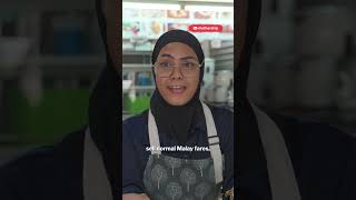 Hawker selling S$2.50 Nasi Rawon and Malay Dishes at Jalan Kukoh