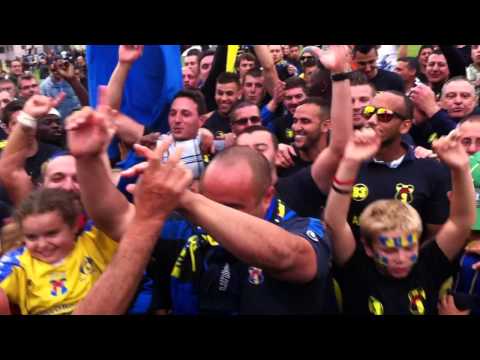 SPORTING TOULON VAR - Joie collective pour célébrer la montée en CFA 2 (25/05/14)