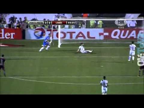 Silva erró gol increible !