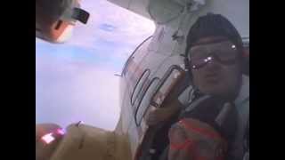 preview picture of video 'Owain's Parachute Jump - 28th  July 2001'