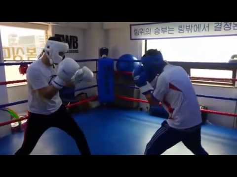 B2ST Doojoon practicing boxing 130521