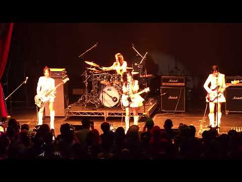 QWER (최애의 아이들) - Ferris Wheel - Rockation Tour - Los Angeles 2025 4K