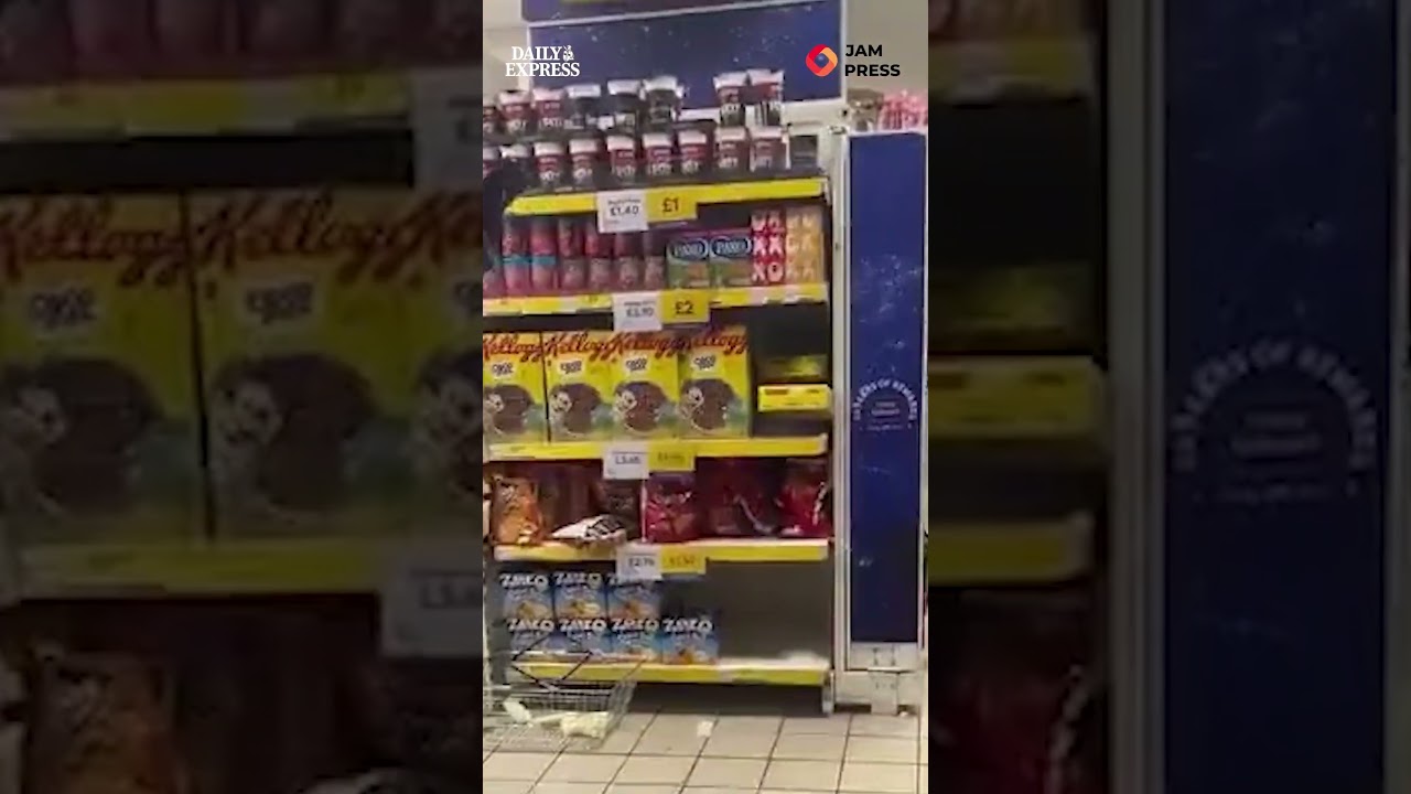 Brave security guard grapples with wine shoplifter on Tesco floor 😨  #dailyexpress #news #crime