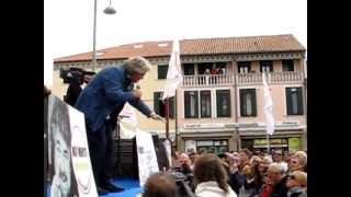 preview picture of video 'da non perdere!!!  ivan ubriaco fuori  programma beppe grillo  conselve per movimento 5 stelle'