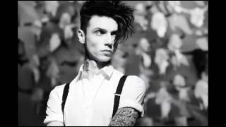 Andy Black feat. Matt Skiba - Stay Alive (lyrics)