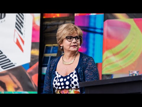 3. Ivana Andrlová (9. 7. 2022, Zámek Loučeň) - Pohádkových 7 pádů HD