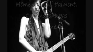 Mademoiselle K   Le cul entre deux chaises