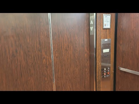 [EL] "4 Treasoned" Former 1975 Haughton Hydraulic Elevators@ JCPenney Hanes Mall (Winston Salem, NC)