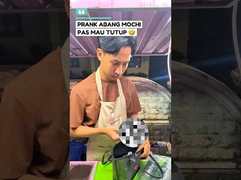 Prank abang mochi pas mau tutup 😂😭 Sc tt:udonscake #masukberanda #shortvideo #food