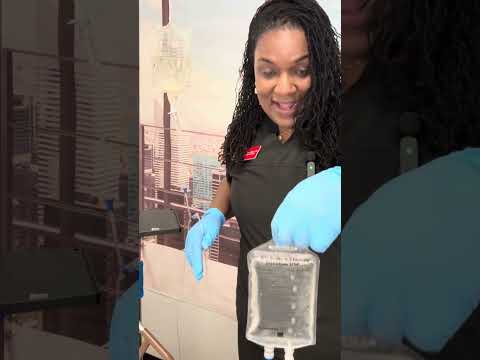 Erfahren Sie, wie Sie einen Piggyback-IV-Zugang rückwärts vorbereiten